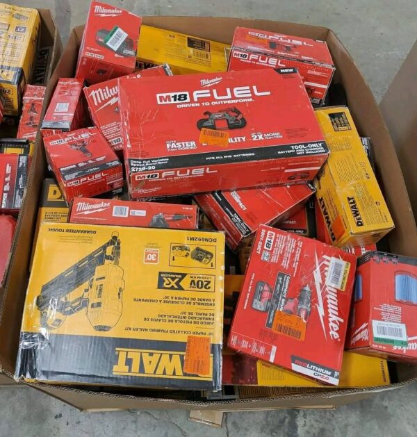 Mixed DeWALT and Milwaukee tools pallets - Image 4